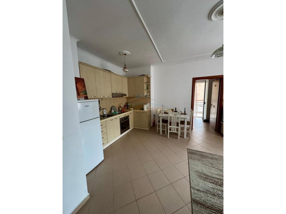 Tirane, jepet me qera apartament 1+1 Kati 6, 67 m² 650 € (Rruga e Bogdanve)