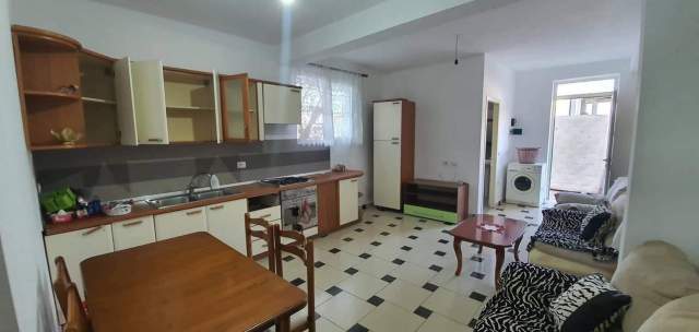 Tirane, jepet me qera apartament 2+1+BLK Kati 0, 75 m² 26.000  (Sauk i Vjeter)