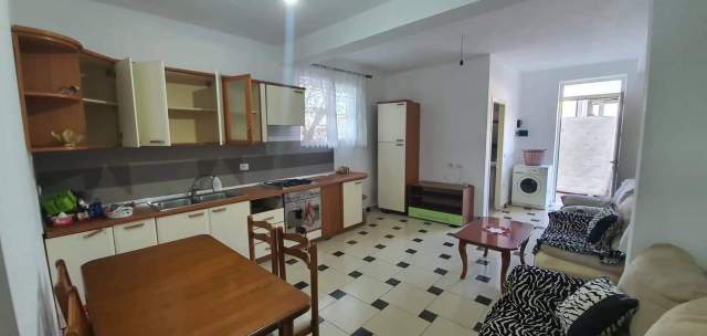 Tirane, jepet me qera apartament 2+1+A+BLK Kati 1, 75 m² 24.000 Leke (Sauk i Vjeter)