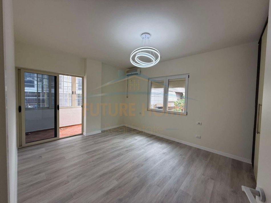 Tirane, shitet apartament 2+1+Ballkon Kati 2, 98 m² 162.000 € (DRITAN HOXHA) UNA52282