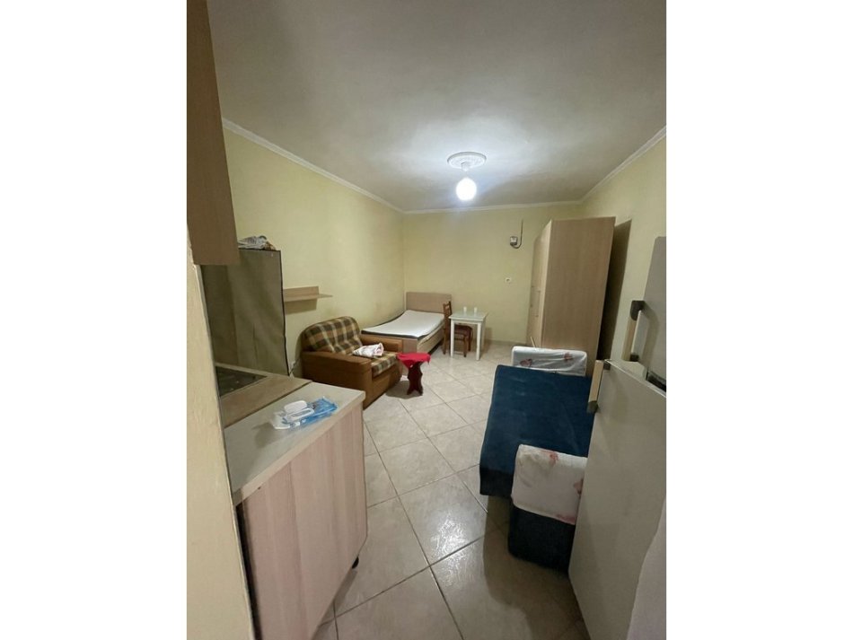 Tirane, jepet me qera apartament 1+1 Kati 1, 27 m² 220 € (21 dhjetori)