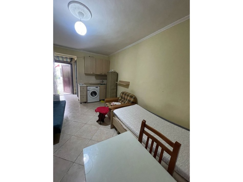 Tirane, jepet me qera apartament 1+1 Kati 1, 27 m² 220 € (21 dhjetori)