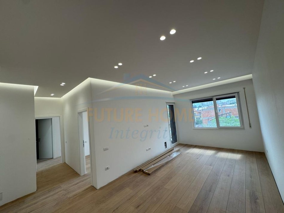 Tirane, jepet me qera apartament 2+1 Kati 2, 86 m² 600 € (Amerikan 3)