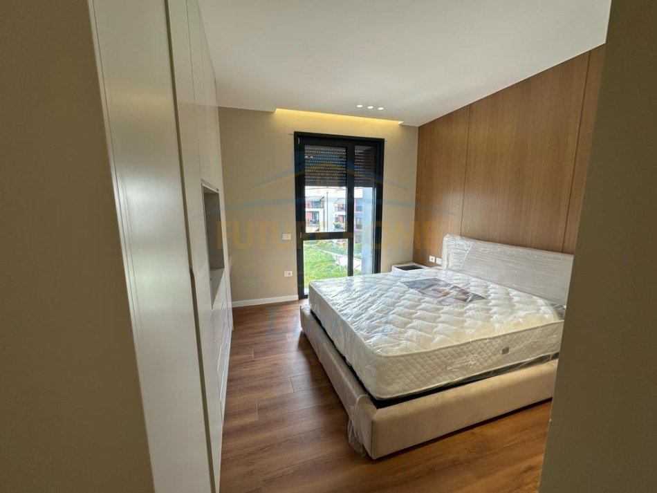 Tirane, jepet me qera apartament 2+1 Kati 1, 117 m² 1.300 € (Liqeni i That)