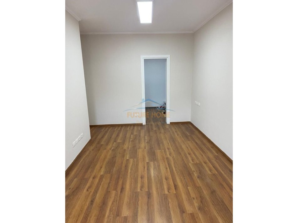 Tirane, jap me qera ambjent biznesi Kati 7, 146 m² 1.600 € (Zogu I Zi, Tirana Ring Center, Tiranë.)