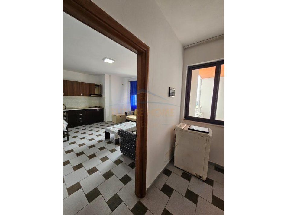 Durres, jepet me qera apartament 1+1+Ballkon Kati 5, 53 m² 250 € (Mbrapa Galaktikut)
