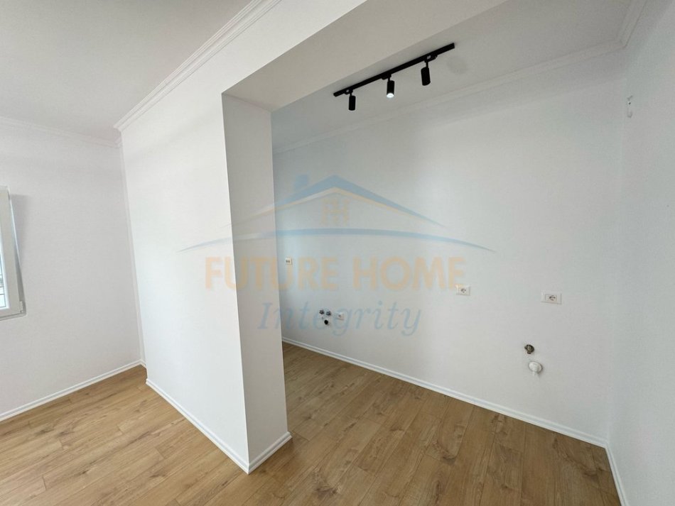 Tirane, shitet apartament 1+1 Kati 4, 60 m² 93.000 € (Unaza e re)