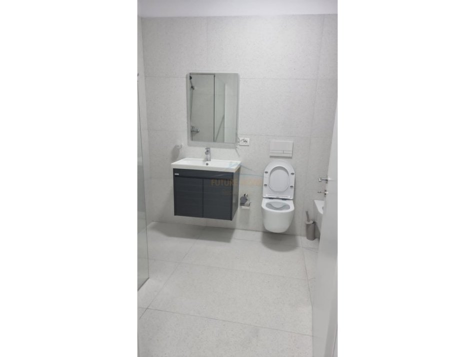 Tirane, jepet me qera apartament 2+1 Kati 1, 103 m² 800 € (Tregu Elektrik)