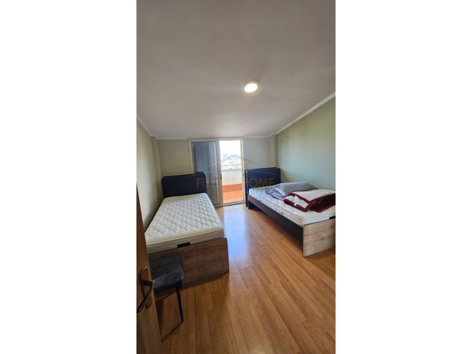 Durres, jepet me qera apartament 3+1+Aneks+Ballkon Kati 11, 139 m² 600 € (Ish Rajoni, Durrës)