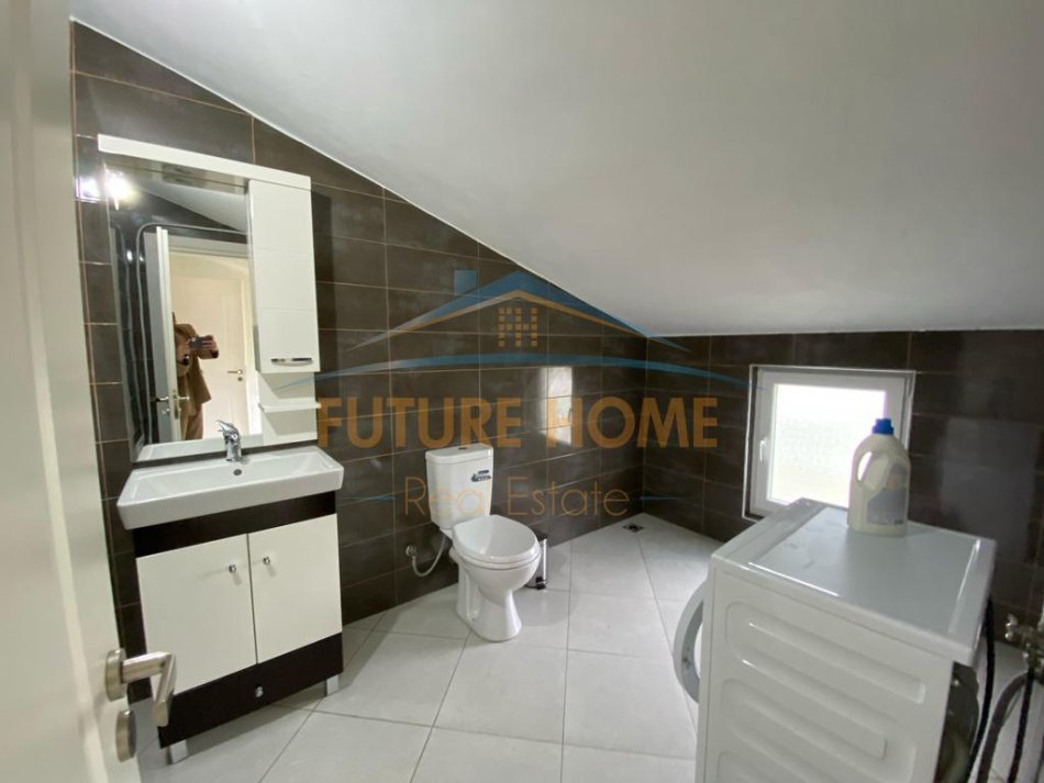 Tirane, jepet me qera Vile 3+1+Aneks+Ballkon Kati 0, 600 m² 1.500 € (teg)