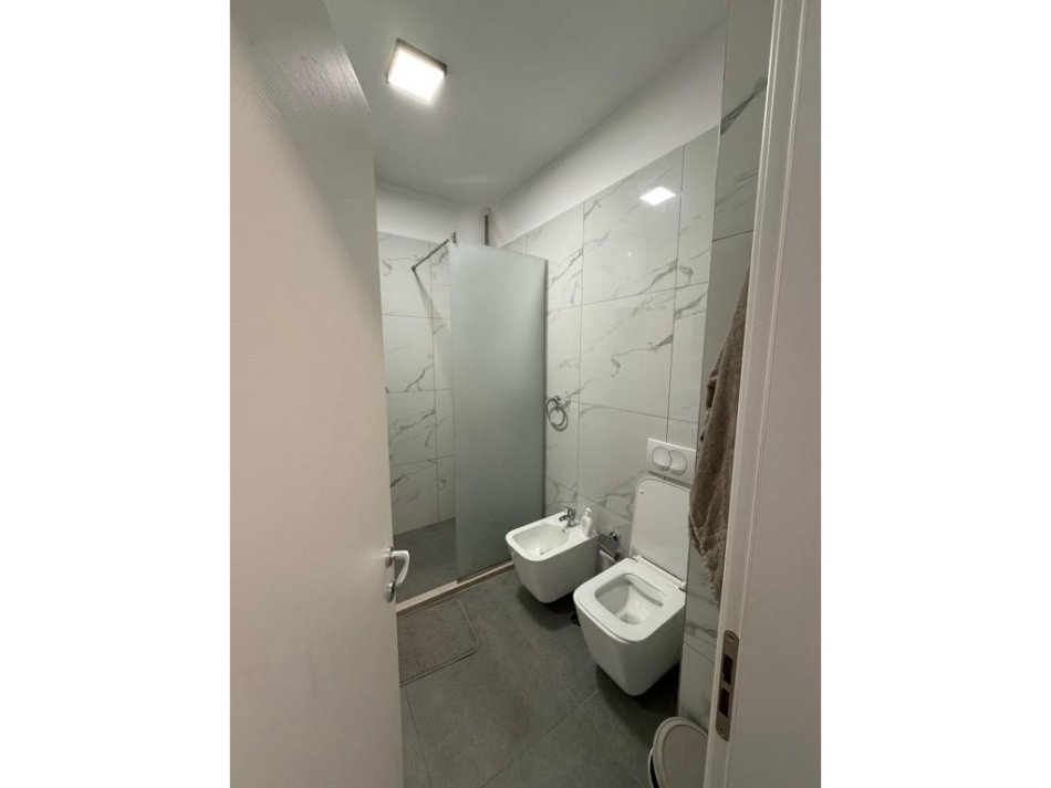 Tirane, jepet me qera apartament 1+1 Kati 8, 46 m² 550 € (Don Bosko)