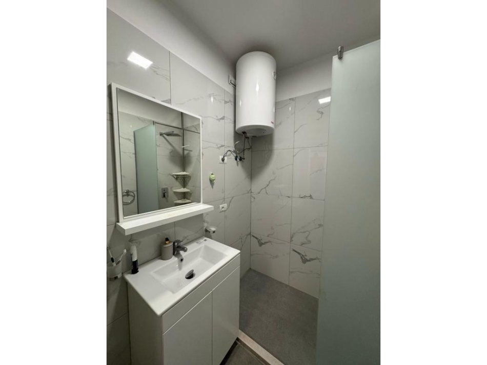 Tirane, jap me qera apartament 1+1 Kati 8, 46 m² 600 € (Don Bosko)