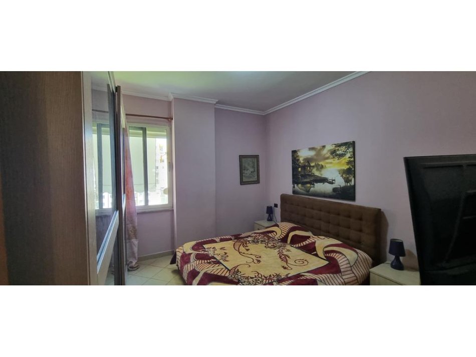 Tirane, jepet me qera apartament 1+1 Kati 3, 72 m² 400 € (Yzberisht)