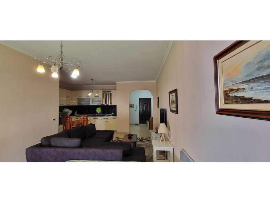 Tirane, jepet me qera apartament 1+1 Kati 3, 72 m² 400 € (Yzberisht)