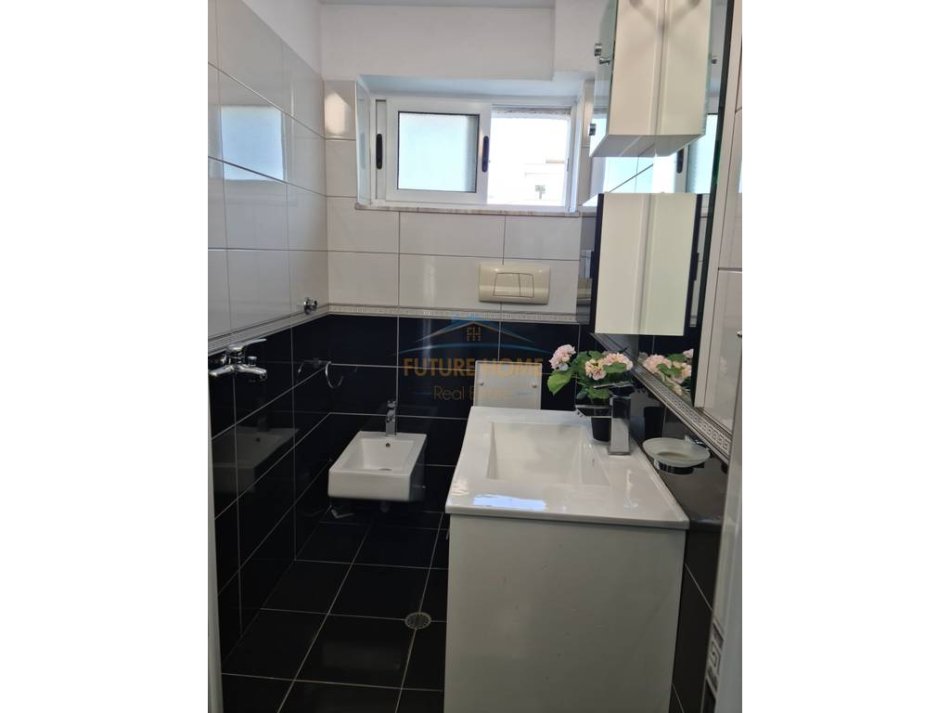Tirane, jap me qera apartament 3+1 Kati 4, 104 m² 500 € (Selite)