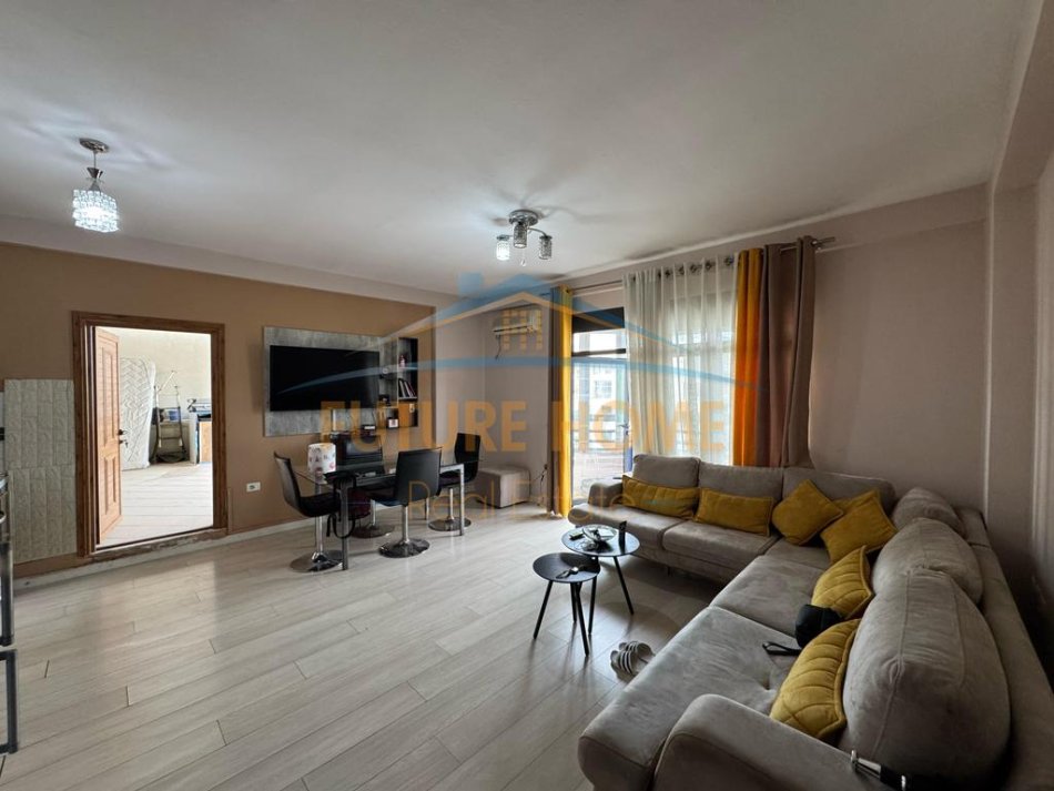 Shqiperi, jepet me qera apartament 1+1 Kati 7, 70 m² 420 € (Unaza e re)