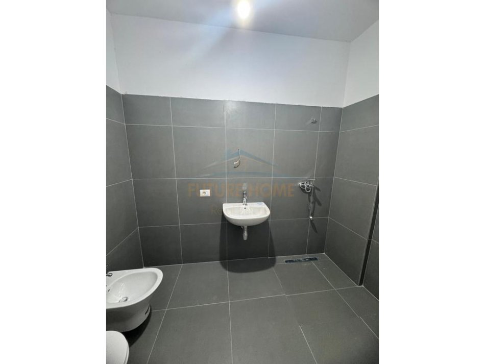 Tirane, shitet apartament 1+1 Kati 3, 67 m² 152.000 € (Xhanfize Keko)