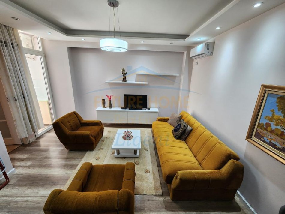 Tirane, jepet me qera apartament 2+1 Kati 2, 85 m² 550 € (Kodra e Diellit)