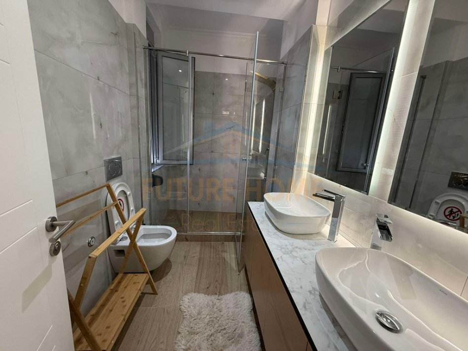 Tirane, jepet me qera apartament 2+1 Kati 2, 100 m² 450 € (PRANE ARDENOS)    UNA52479