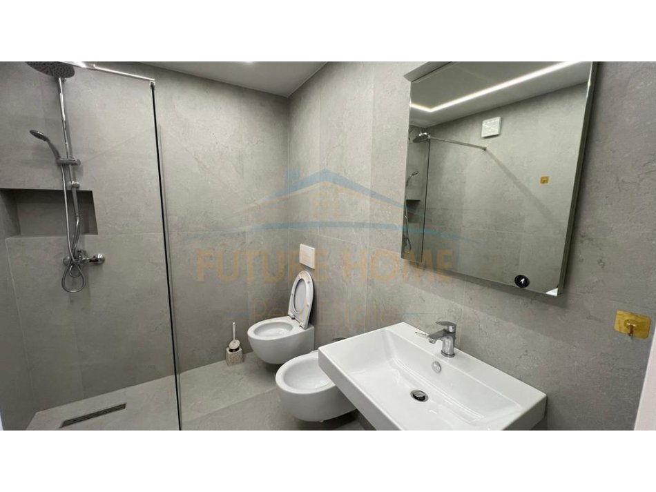 Tirane, jap me qera apartament 1+1 Kati 4, 71 m² 600 € (Hoxha Tahsim)