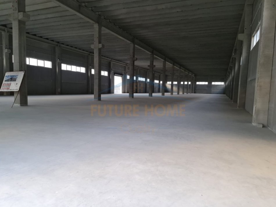 Durres, jepet me qera magazine Kati 0, 6.030 m² 9.000 € (Fllake, Durres)
