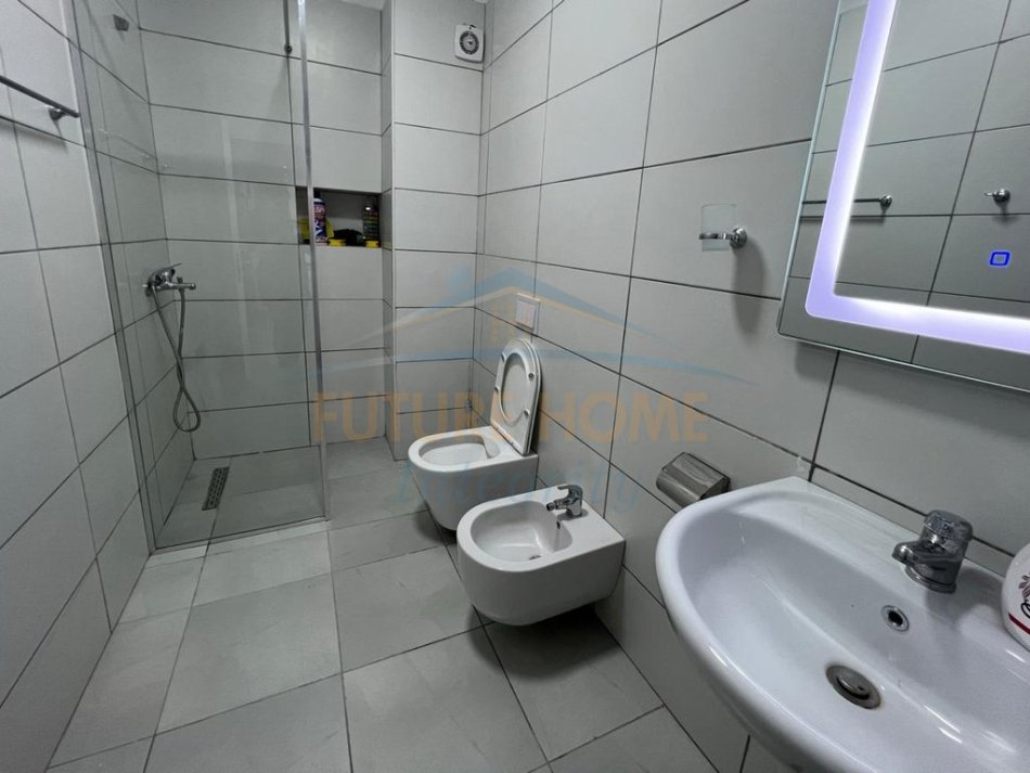 Tirane, jap me qera apartament 2+1 Kati 2, 100 m² 800 € (Kodra e Diellit 1)