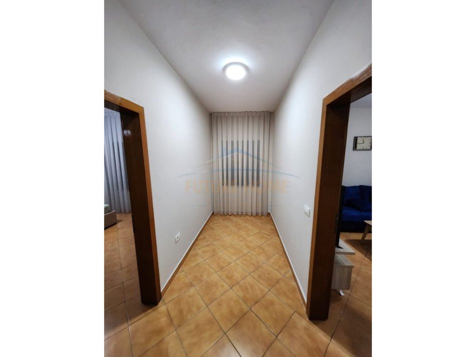 Tirane, jap me qera apartament 2+1 Kati 2, 105 m² 600 € (Rruga e Kavajes)