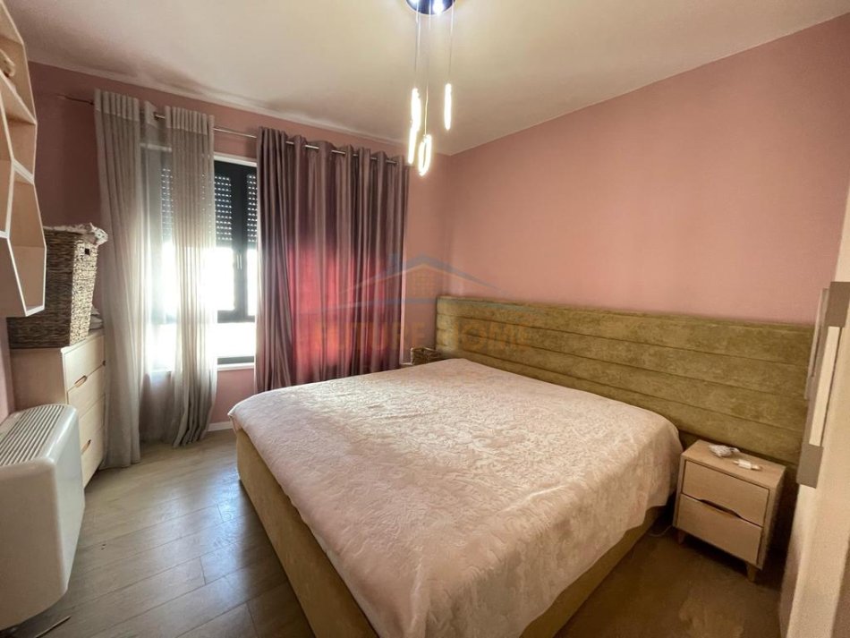 Tirane, jepet me qera 2+1 Kati 3, 78 m² 750 € (Fusha E Aviacionit)