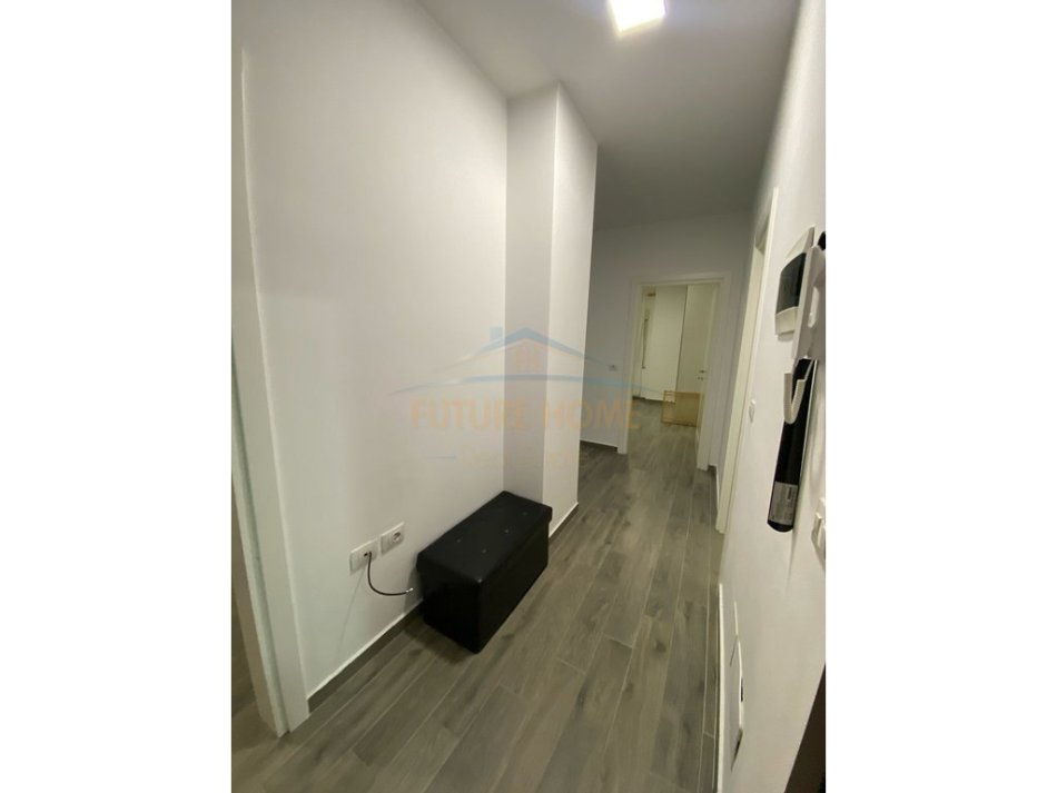 Durres, jepet me qera apartament 2+1+Ballkon Kati 1, 95 m² 550 € (Vollga)