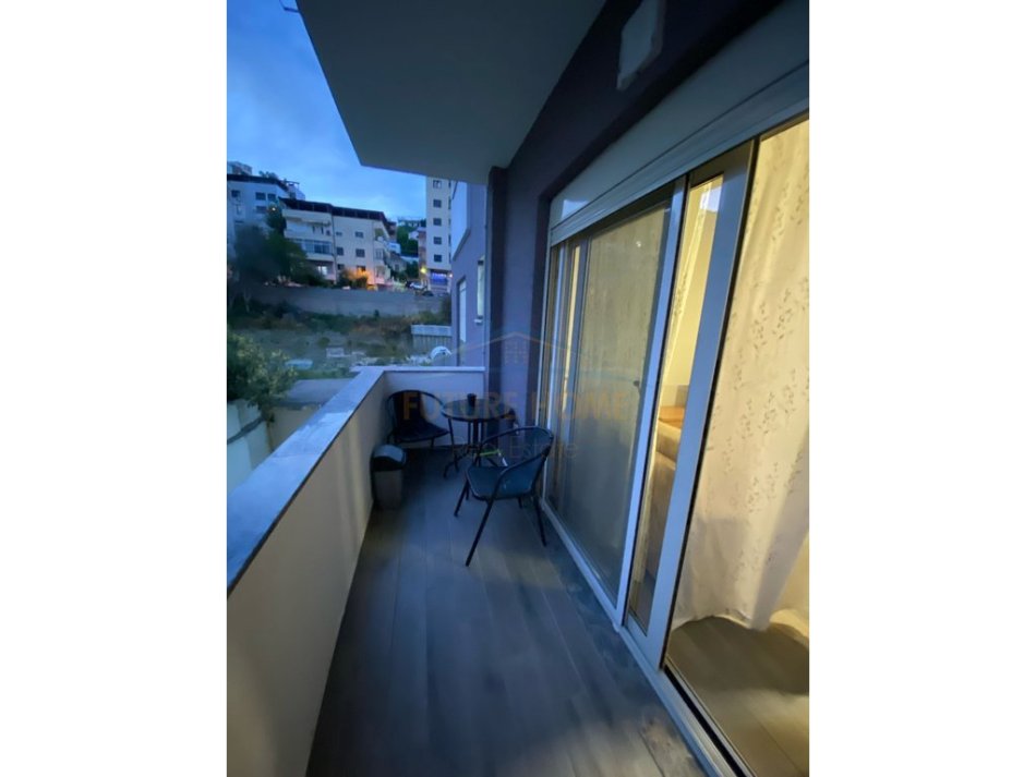 Durres, jepet me qera apartament 2+1+Ballkon Kati 1, 95 m² 550 € (Vollga)