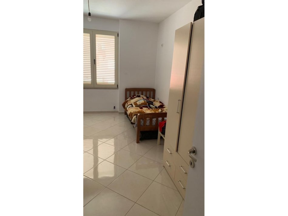 Tirane, shitet apartament 1+1 Kati 3, 84 m² 109.000 € (Rruga Imer Ndregjoni)