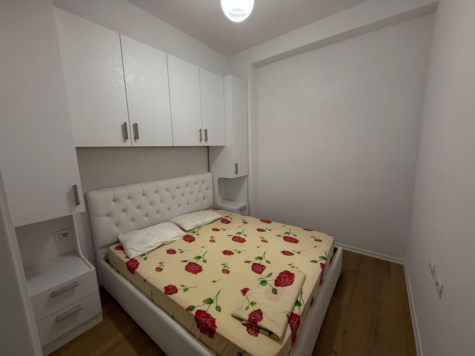 Tirane, jepet me qera apartament 1+1 Kati 6, 60 m² 400 € (Kompleksi Kaimi)