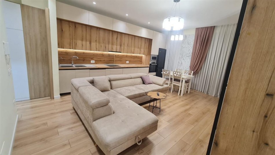 Tirane, jepet me qera apartament 2+1 Kati 3, 100 m² 800 € (rruga ferit xhajko)
