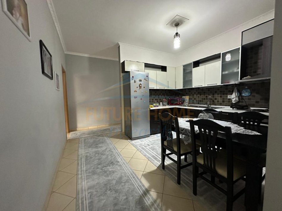 Tirane, shes apartament 3+1 Kati 1, 134 m² 120.000 € (FRESK)