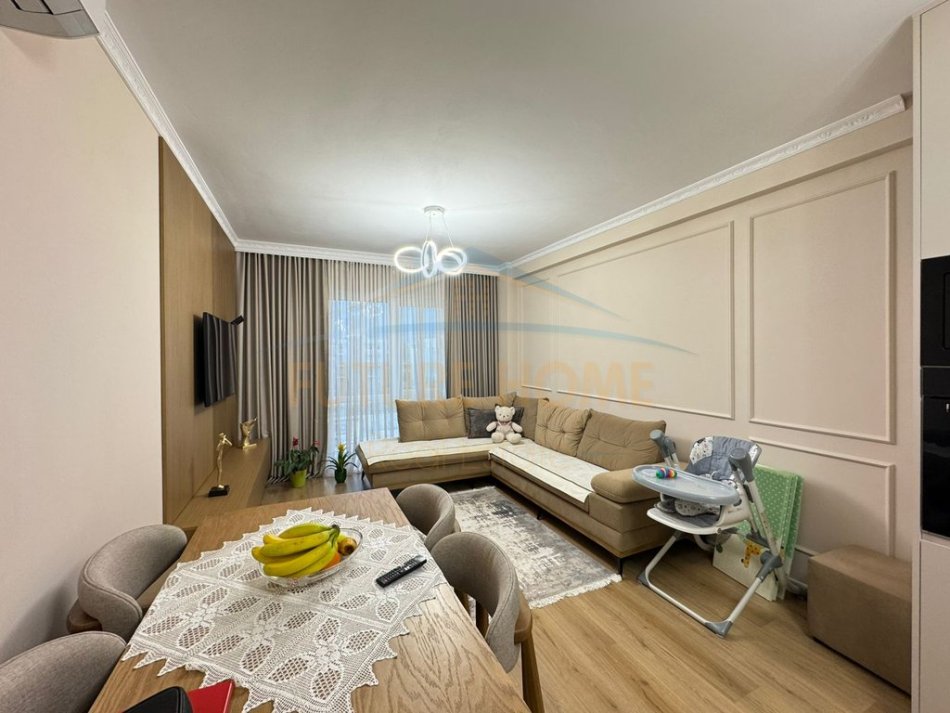 Tirane, shitet apartament 2+1 Kati 2, 100 m² 175.000 € (Unaza e re)
