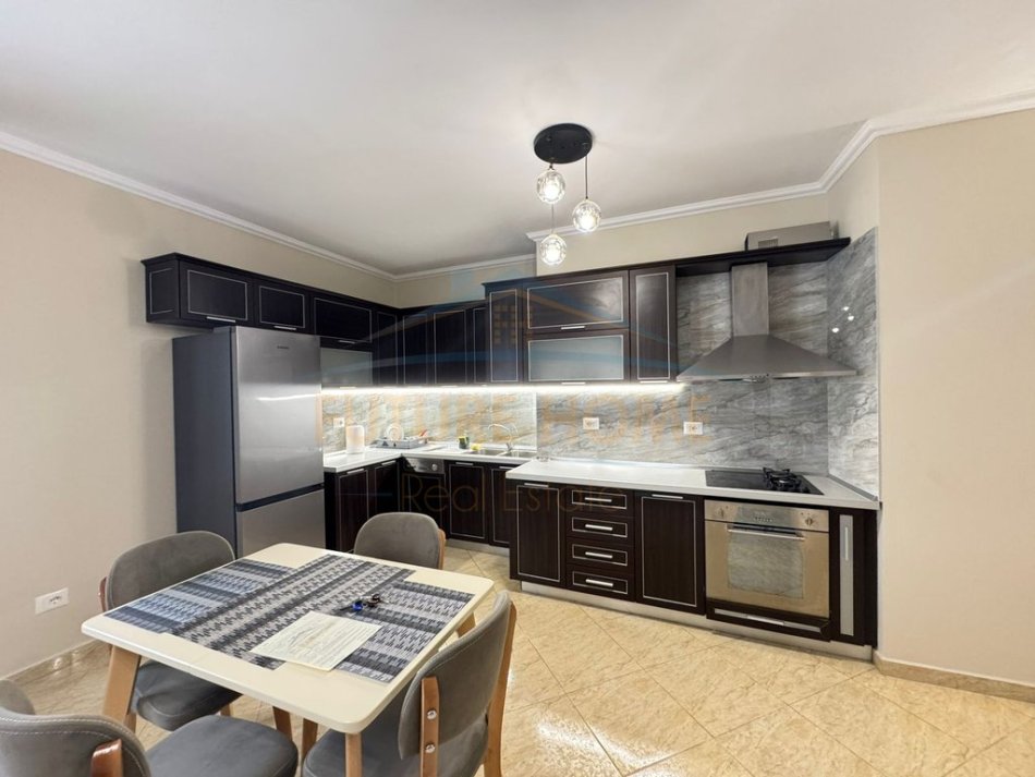 Tirane, shitet apartament 2+1+Ballkon Kati 5, 95 m² 150.000 € (RROTONDO ASTIRIT)    UNA52734