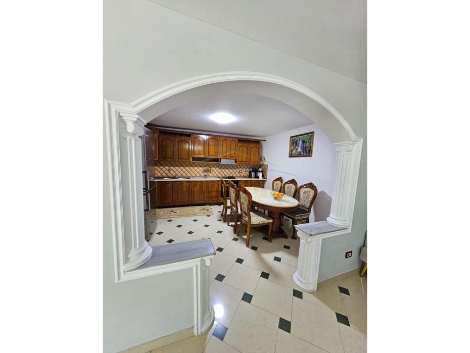 Durres, shitet Vile 3 Katshe Kati 0, 330.000 € (Arapaj)