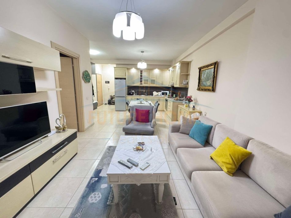 Tirane, jap me qera apartament 1+1 Kati 6, 75 m² 500 € (UNAZA E RE)