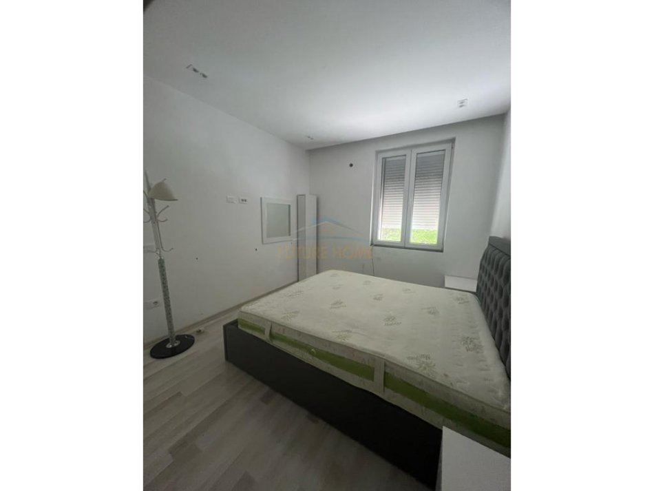 Tirane, jap me qera apartament 1+1 Kati 2, 60 m² 600 € (KOMUNA E PARISIT)