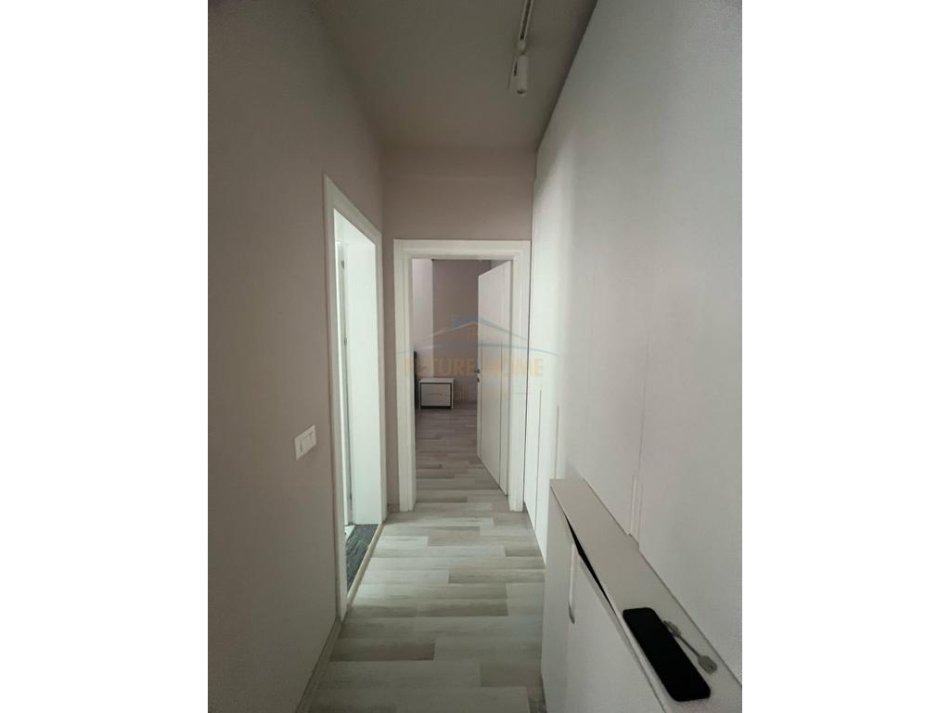 Tirane, jap me qera apartament 1+1 Kati 2, 60 m² 600 € (KOMUNA E PARISIT)