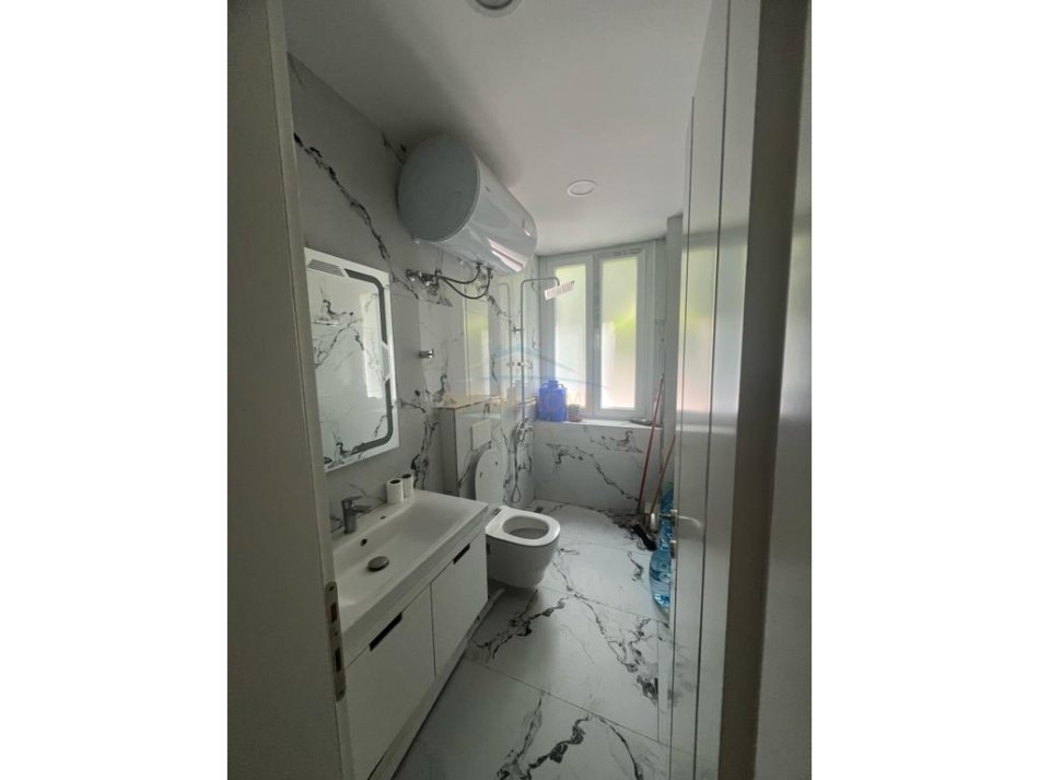 Tirane, jap me qera apartament 1+1 Kati 2, 60 m² 600 € (KOMUNA E PARISIT)