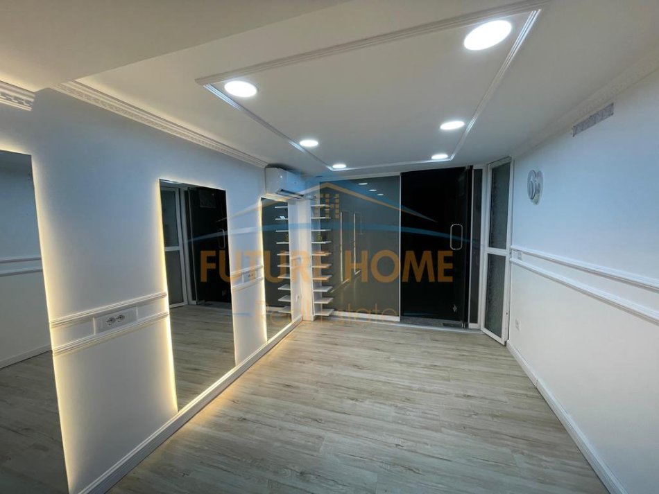 Tirane, jap me qera ambjent biznesi Kati 0, 20 m² 900 € (RRUGA VASO PASHO)