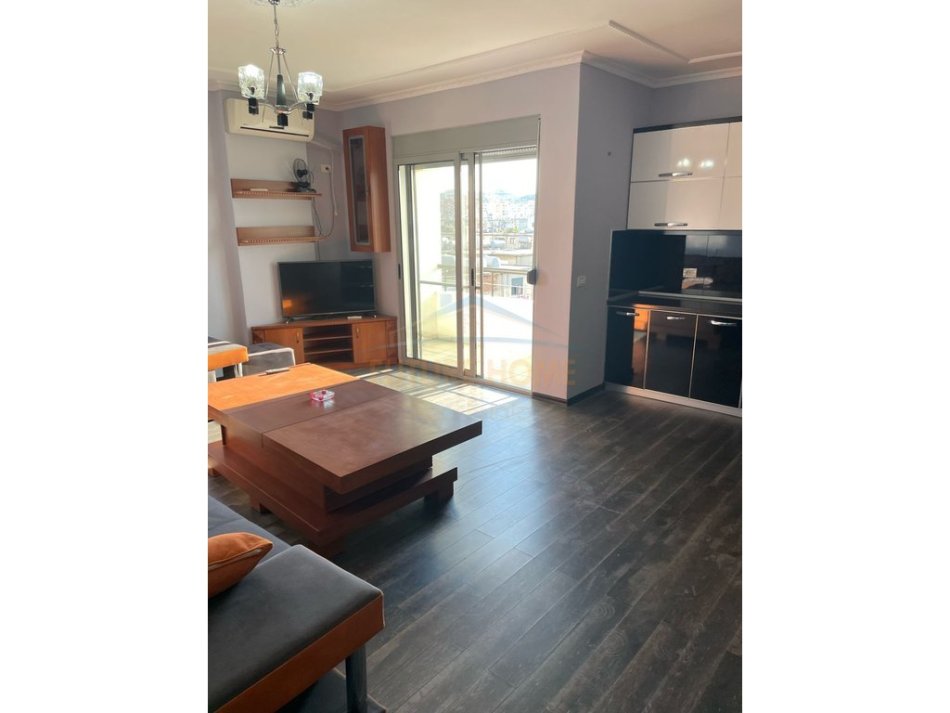 Durres, jepet me qera apartament 2+1+Aneks Kati 6, 90 m² 350 € (Lagjia 12)
