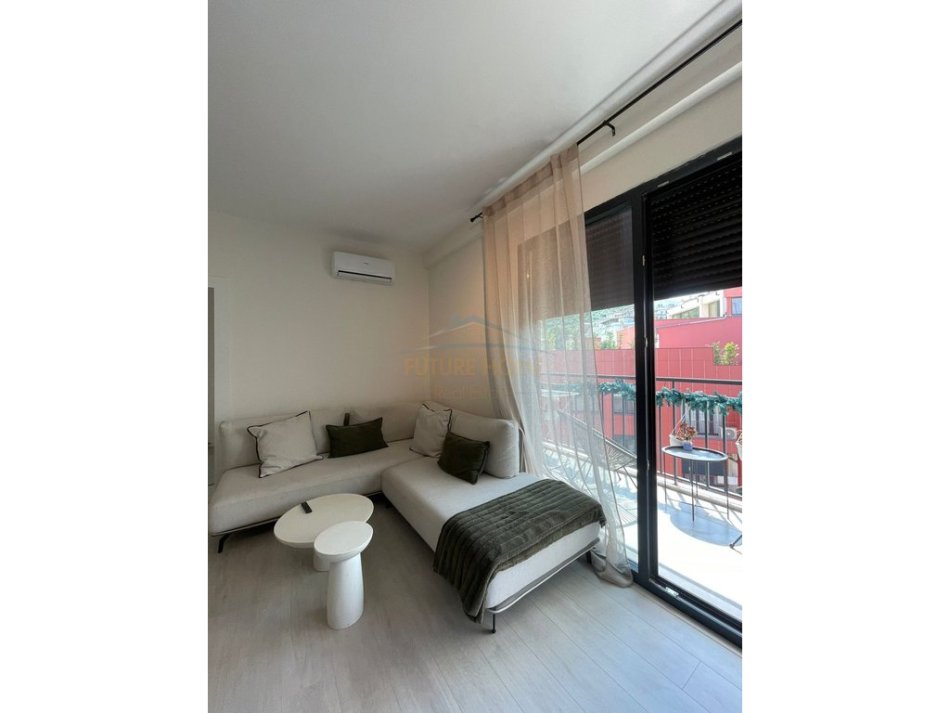 Tirane, jap me qera apartament 1+1 Kati 5, 87 m² 800 € (KODRA E DIELLIT 1)