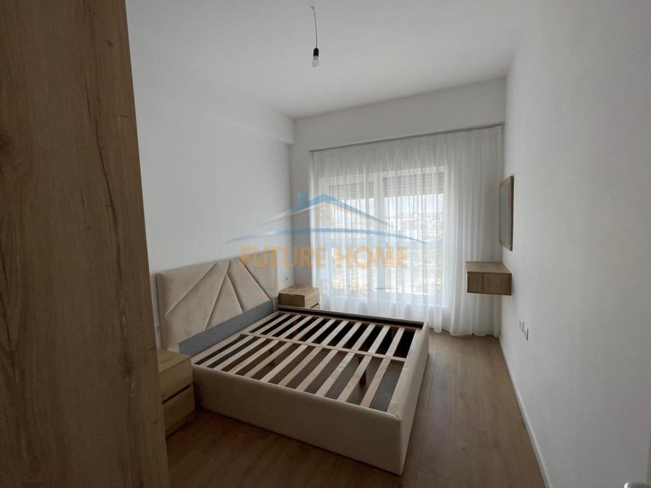 Tirane, jap me qera apartament 1+1 Kati 5, 55 m² 400 € (ALIDEMI)