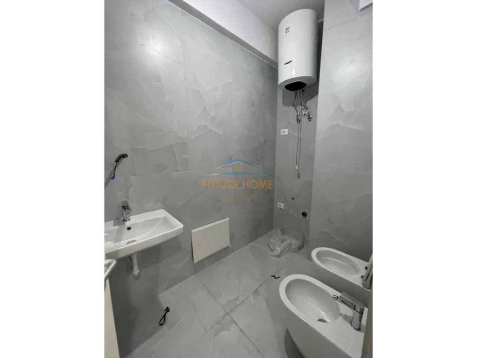 Tirane, jap me qera apartament 1+1 Kati 5, 55 m² 400 € (ALIDEMI)