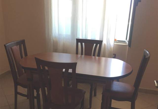 Elbasan, jepet me qera apartament 85 m² 20.000 Leke