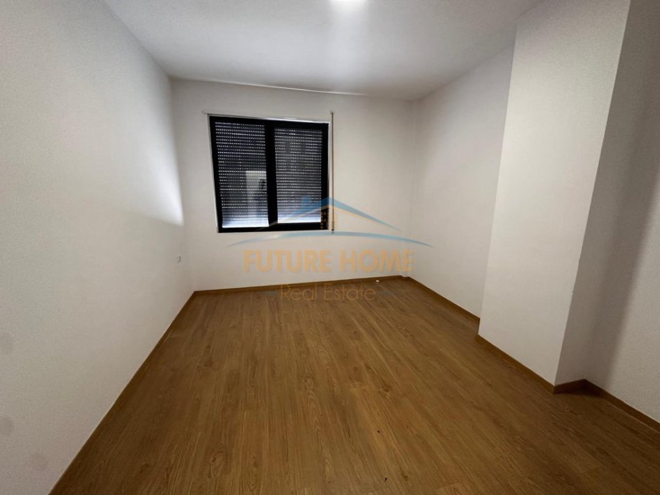 Tirane, jap me qera apartament 3+1 Kati 1, 110 m² 700 € (DON BOSKO)
