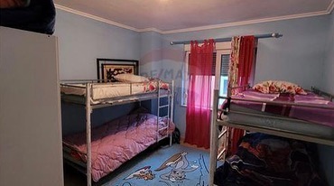 Tirane, jepet me qera apartament