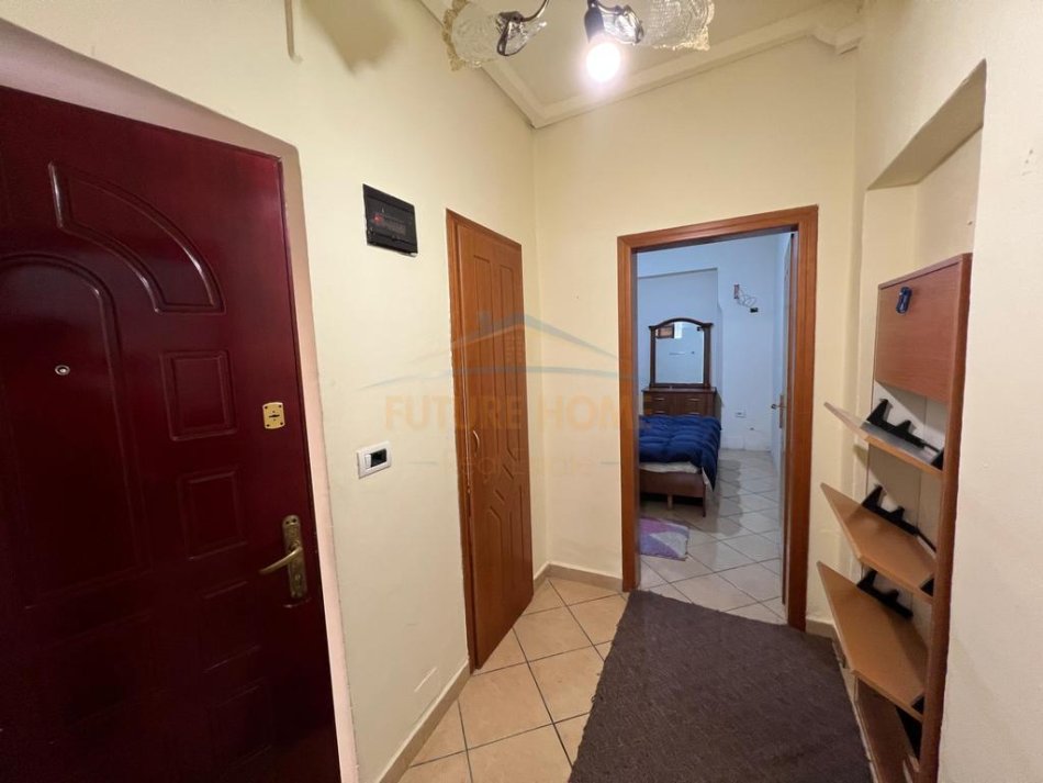 Tirane, jap me qera apartament 1+1 Kati 1, 65 m² 450 € (PETRO NINI LUARASI)